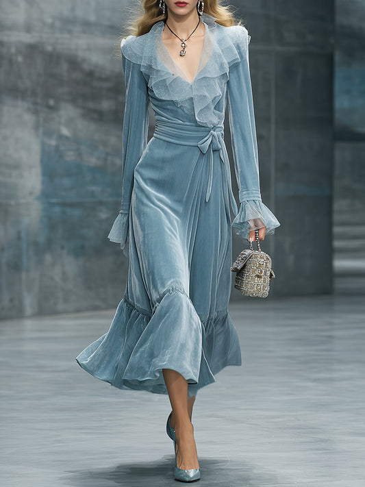 Maxi Robe en Velours Bleu Clair avec Col Rétro en Gaze - Élégance et Style