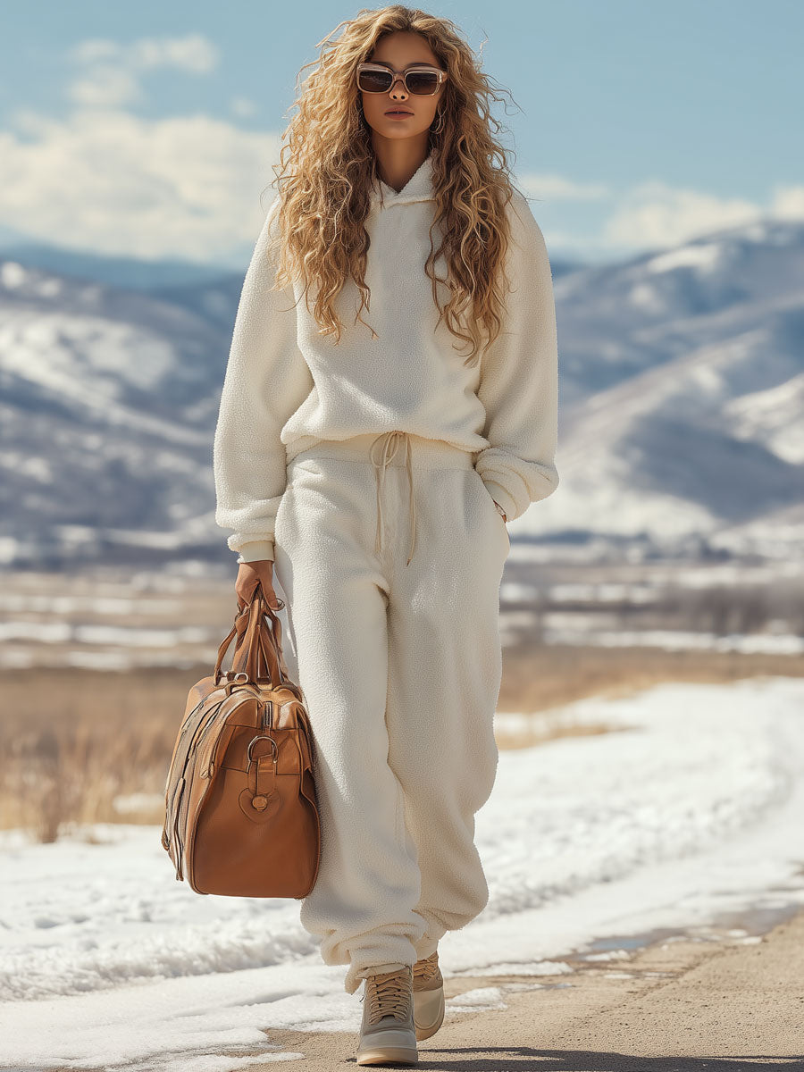 Ensemble Sportif Rétro : Sweat à Capuche en Polaire Blanche