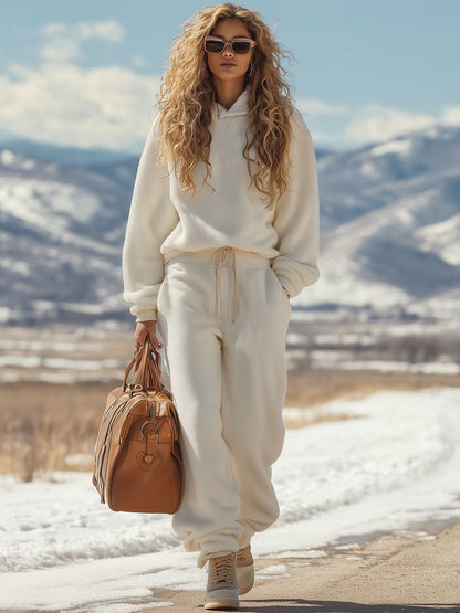 Ensemble Sportif Rétro : Sweat à Capuche en Polaire Blanche