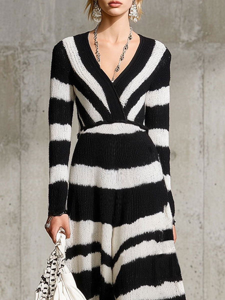 Robe Maxi Vintage Rayée Noir et Blanc à Décolleté en V