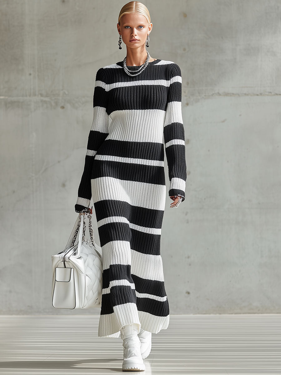 Robe Maxi Vintage en Tricot à Rayures Noires et Blanches avec Col Rond