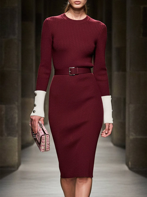 Robe Midi en Angora Rouge Tricotée avec Détails Blancs et Col Rond