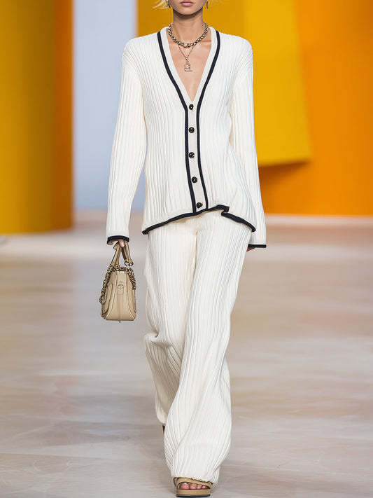 Ensemble Élégant : Cardigan Tricoté Blanc à Col V avec Boutons et Pantalon Chic à Bord Noir