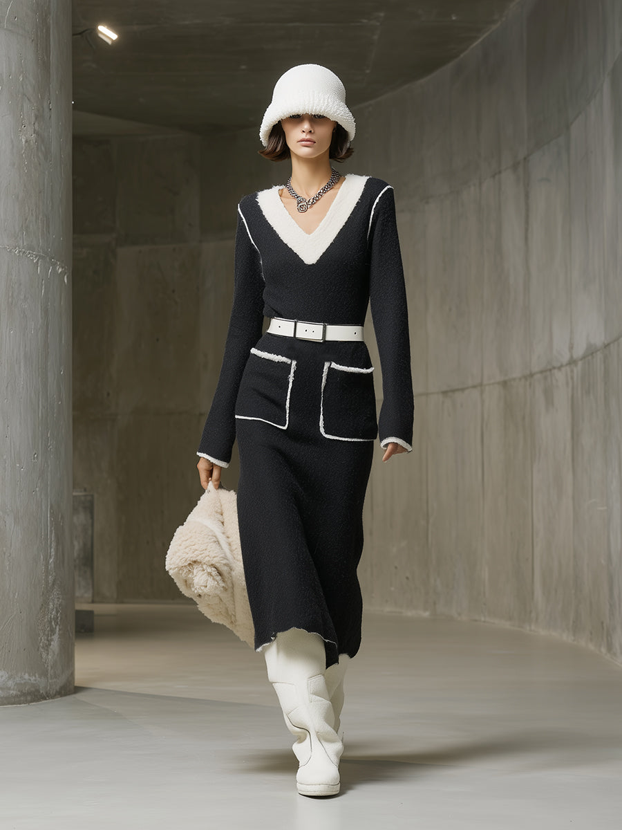 Chic Noir et Blanc : Robe Midi en Tricot en V